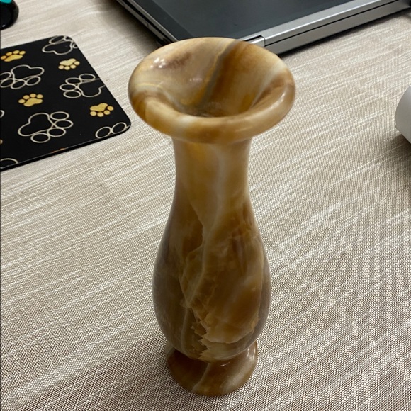 Vintage Carved Marbled Flower Vase Browns, Beiges, Swirled Colors 8" Tall - Picture 2 of 11